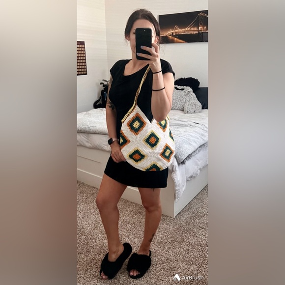 Handmade crochet patterned handbag - Picture 2 of 9